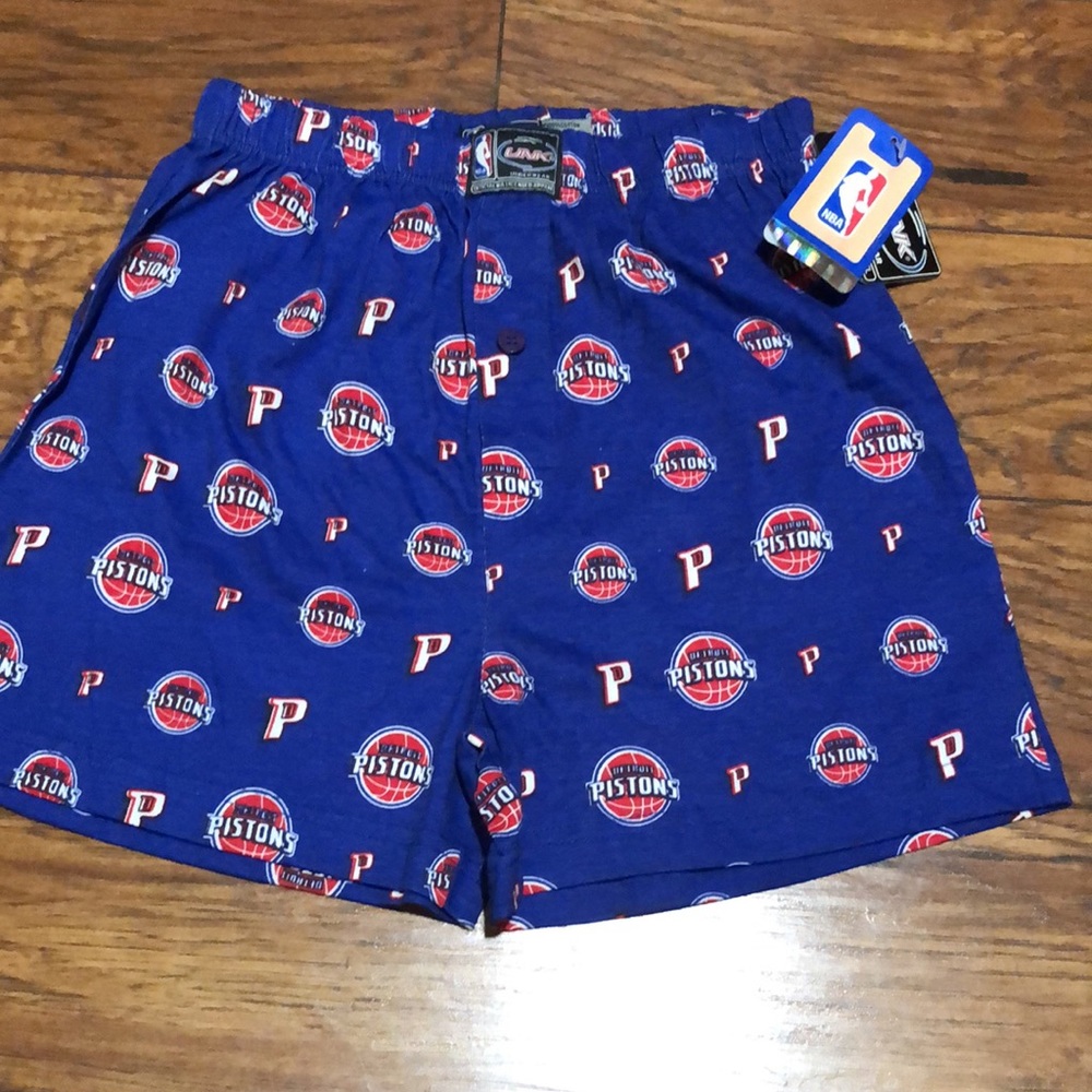 BRAND NEW  MENS PISTONS UNDERWEAR SIZE MEDIUM 10/12! NWT! SMOKE FREE HOME! - Picture 2 of 6